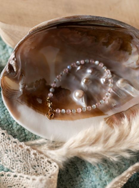 Bracelet en Quartz rose et Labradorite. Fermoir et apprêt en acier inoxydable.